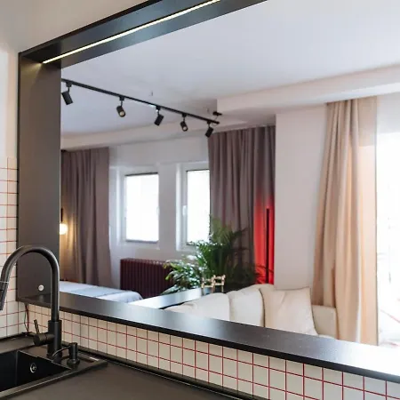 Charming - Location Near Old Town Бухарест