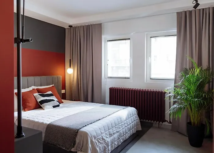 Charming - Location Near Old Town Апартаменти