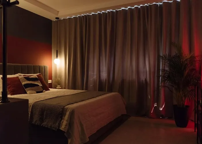 Charming - Location Near Old Town Bucarest