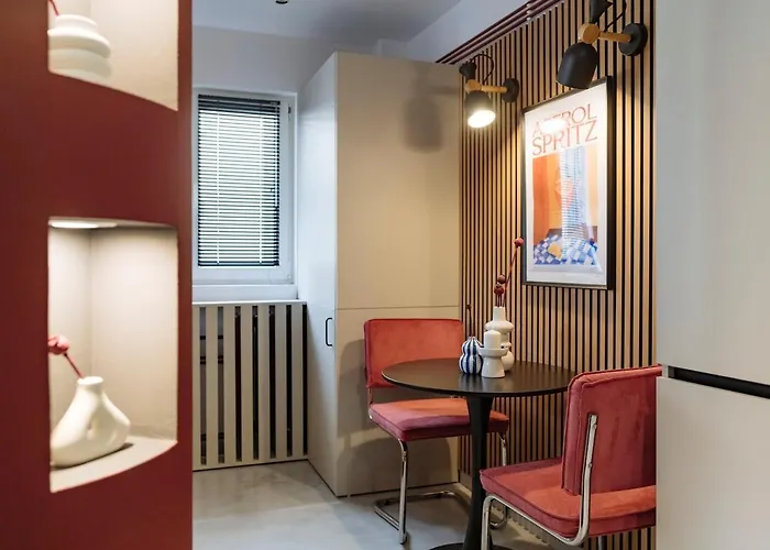 Charming - Location Near Old Town Bucarest