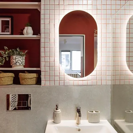 Charming - Location Near Old Town 아파트